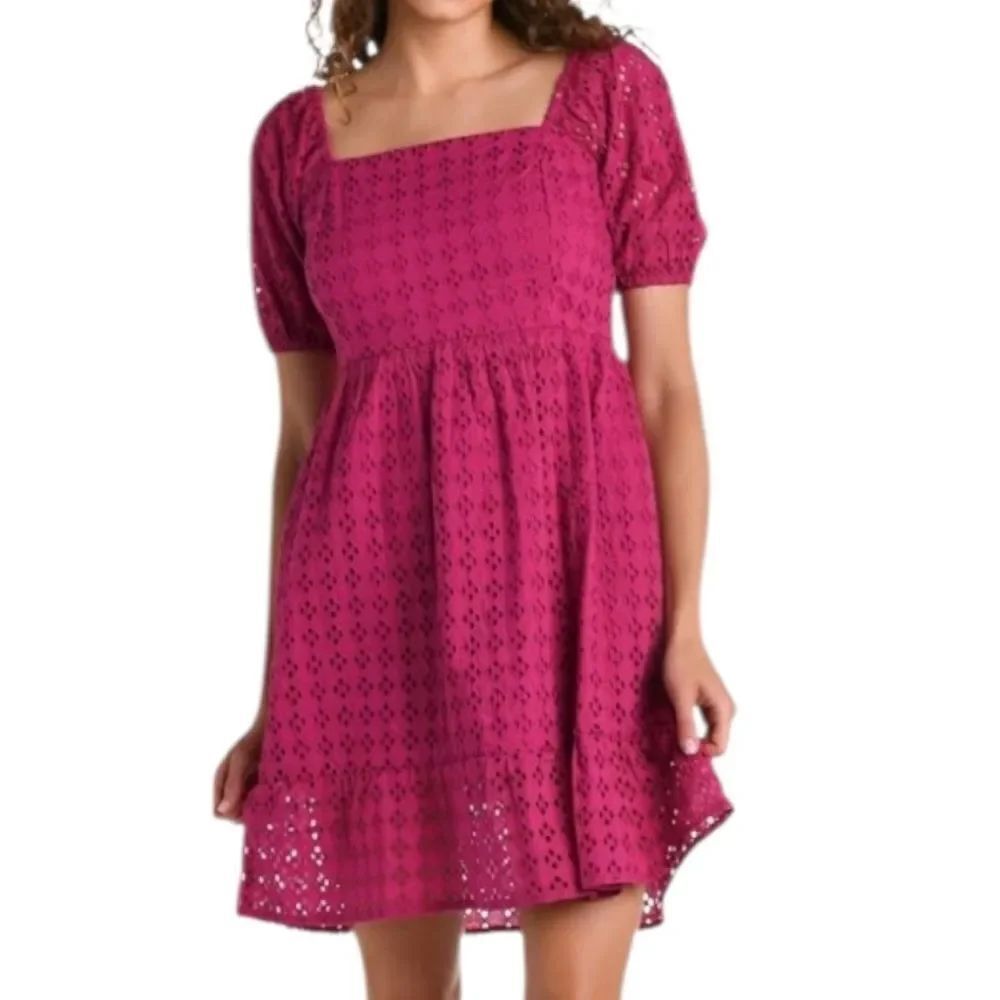 La Blanca Magenta Saltwater Sands Cotton Eyelet Cover-Up Dress Size M